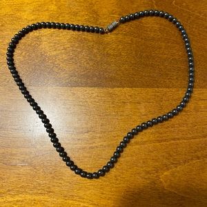 Black bead necklace 🙌